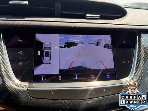 Used 2023 Cadillac XT6 Sport w/ Technology Package AWD/4WD image 9