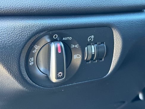 Used 2018 Audi Q3 2.0T Premium Plus w/ Premium Plus Package image 29