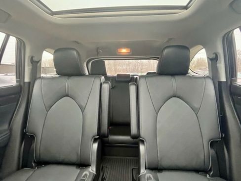 Used 2021 Toyota Highlander Platinum image 10