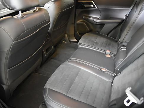 Used 2024 Mitsubishi Outlander SE FWD image 33