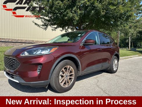 Used 2021 Ford Escape SE AWD/4WD image 1