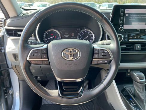 Used 2020 Toyota Highlander XLE image 10