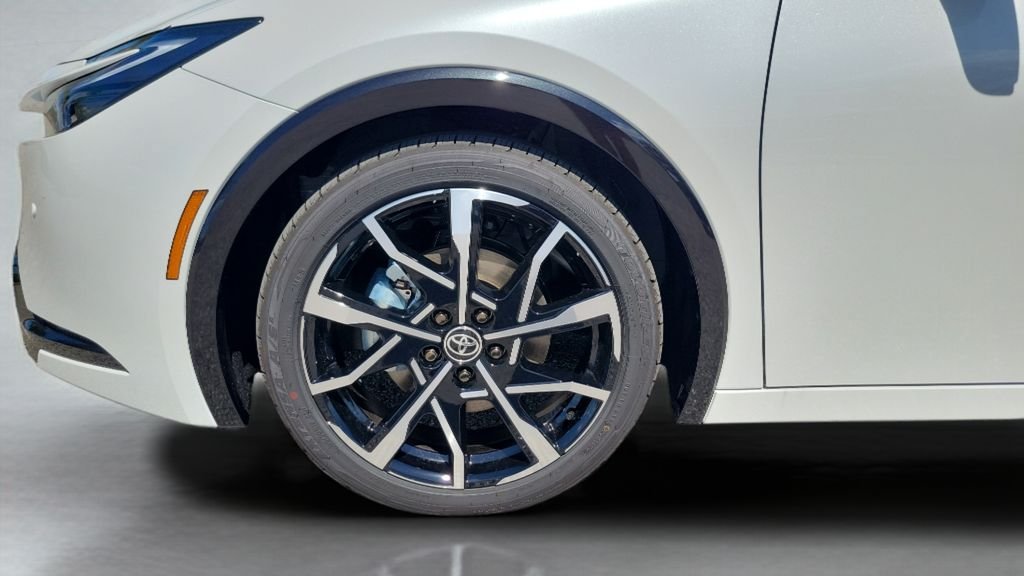 New 2026 Toyota Prius Plug-In Hybrid FWD image 25