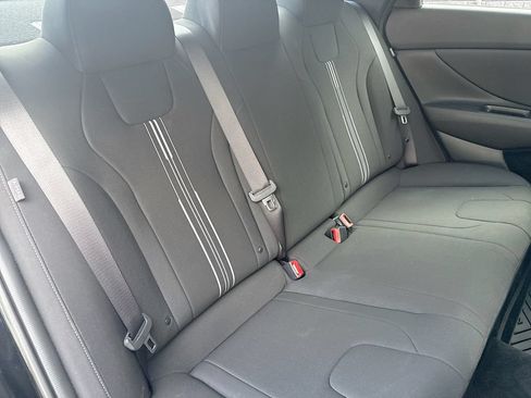 Used 2025 Hyundai Elantra Sport FWD image 24