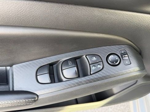 Used 2024 Nissan Altima 2.5 SV image 18