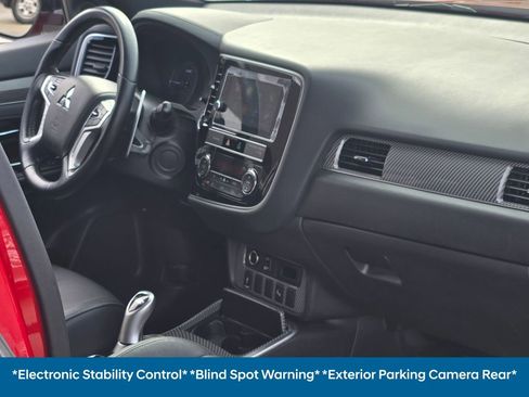 Used 2019 Mitsubishi Outlander SEL image 10