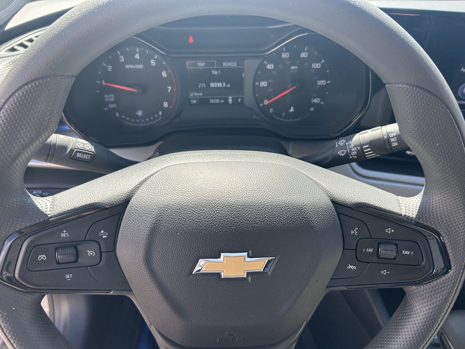 Used 2026 Chevrolet Trax LS w/ LS Convenience Package FWD image 16