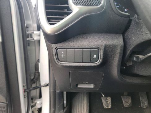 Used 2020 Kia Soul LX FWD image 14