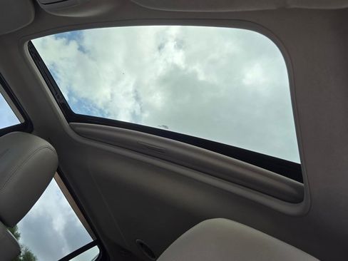 Used 2012 Lincoln Navigator 2WD image 17