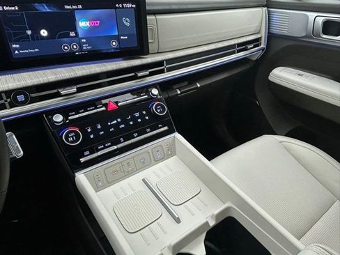 Used 2025 Hyundai Santa Fe Calligraphy image 34