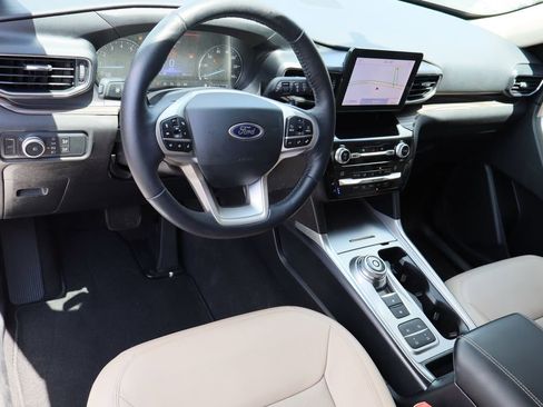 Used 2021 Ford Explorer Limited w/ Equipment Group 301A image 9