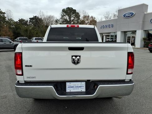 Used 2022 RAM 1500 Classic SLT image 3