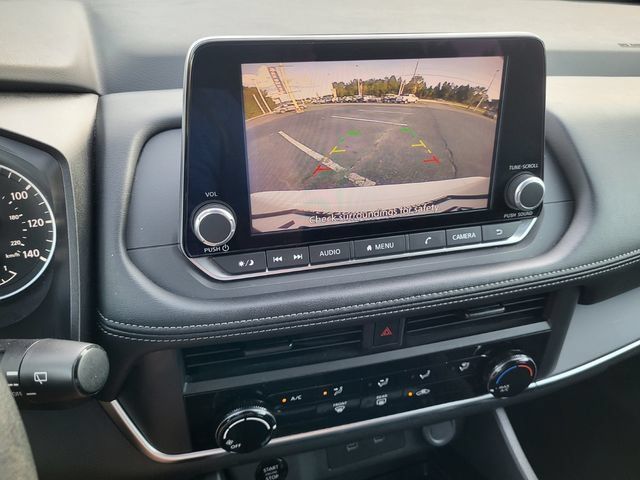 Used 2024 Nissan Rogue S FWD image 15