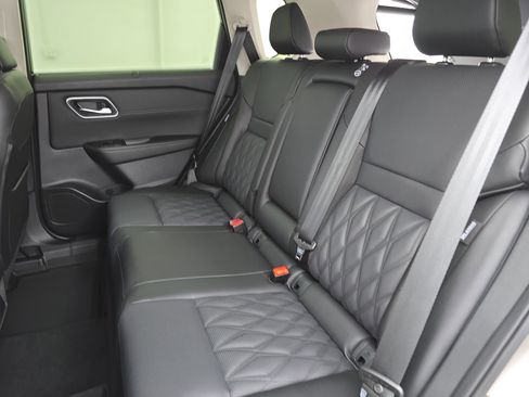 New 2026 Nissan Rogue Platinum AWD/4WD image 14