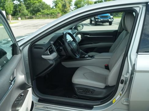 Used 2024 Toyota Camry XSE FWD image 12