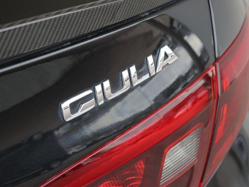 Used 2018 Alfa Romeo Giulia Quadrifoglio w/ Driver Assist Dynamic Package RWD image 16