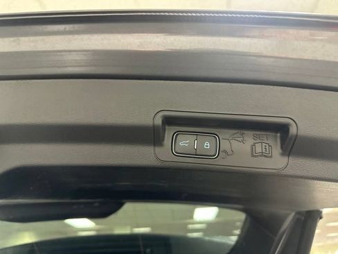 Used 2023 Ford Explorer XLT w/ Equipment Group 202A AWD/4WD image 23