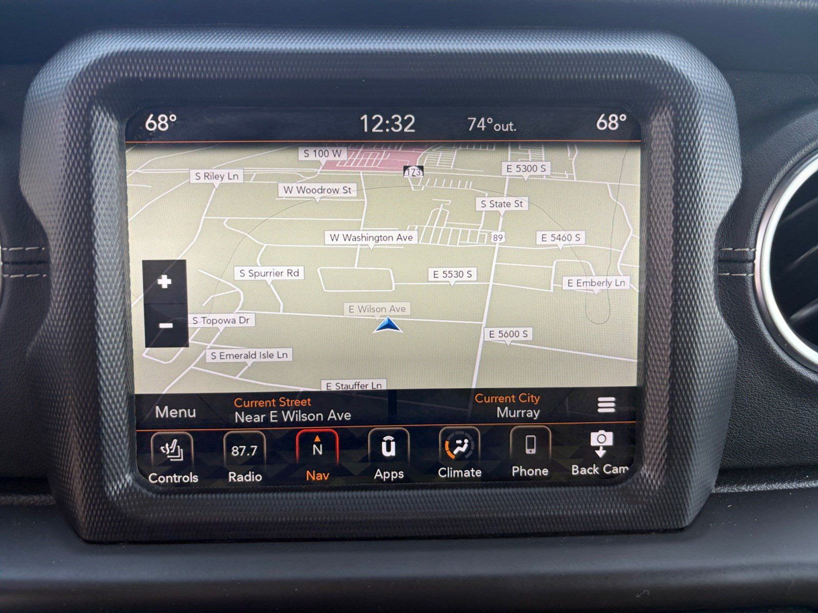 Used 2018 Jeep Wrangler Unlimited Sahara w/ Uconnect 4C Nav & Sound Group AWD/4WD image 18