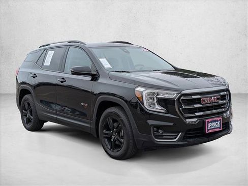 Used 2023 GMC Terrain AT4 image 3