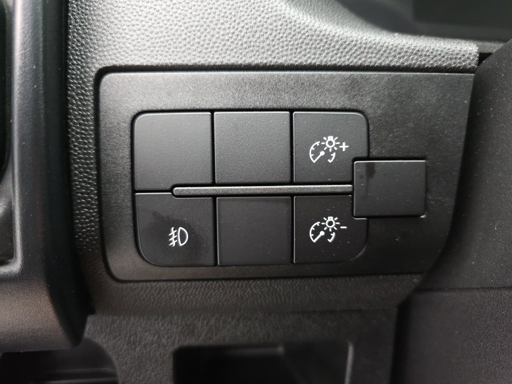 Used 2025 RAM ProMaster 2500 w/ U-Haul Equipment Group FWD image 22