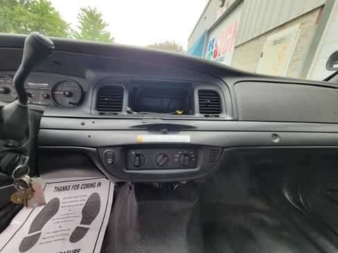 Used 2008 Ford Crown Victoria Police Interceptor RWD image 23