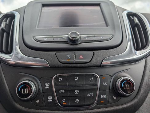 Used 2024 Chevrolet Equinox LT AWD/4WD image 18