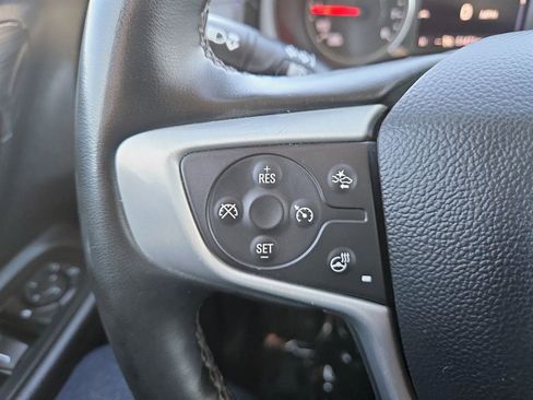 Used 2023 GMC Terrain SLT image 18