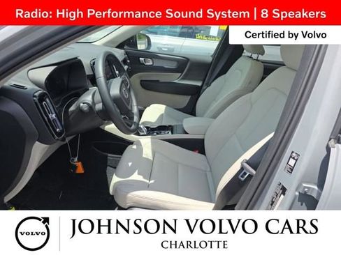 Used 2026 Volvo XC40 B5 Plus AWD/4WD image 4