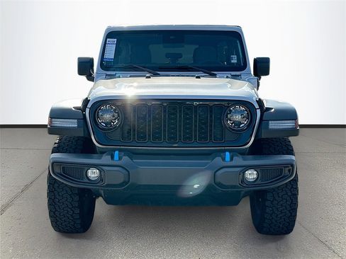 Used 2024 Jeep Wrangler Unlimited image 2