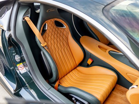 Used 2018 Bugatti Chiron image 11