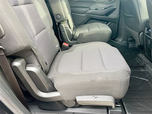 Used 2022 Chevrolet Traverse LT image 24