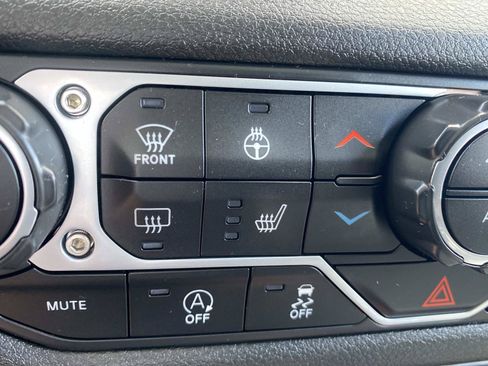 Used 2025 Jeep Wrangler Unlimited Sport AWD/4WD image 29