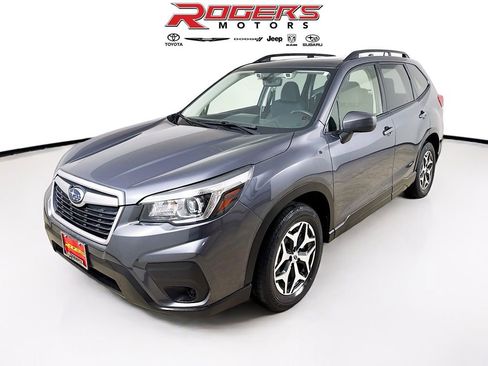 Used 2020 Subaru Forester Premium image 3