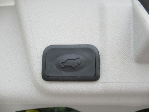Used 2013 Buick Enclave Leather FWD image 36