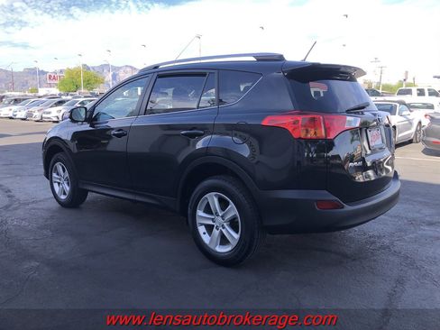 Used 2013 Toyota RAV4 XLE FWD image 23