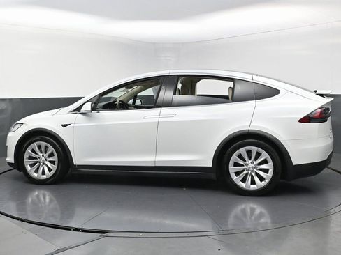 Used 2019 Tesla Model X 100D image 7