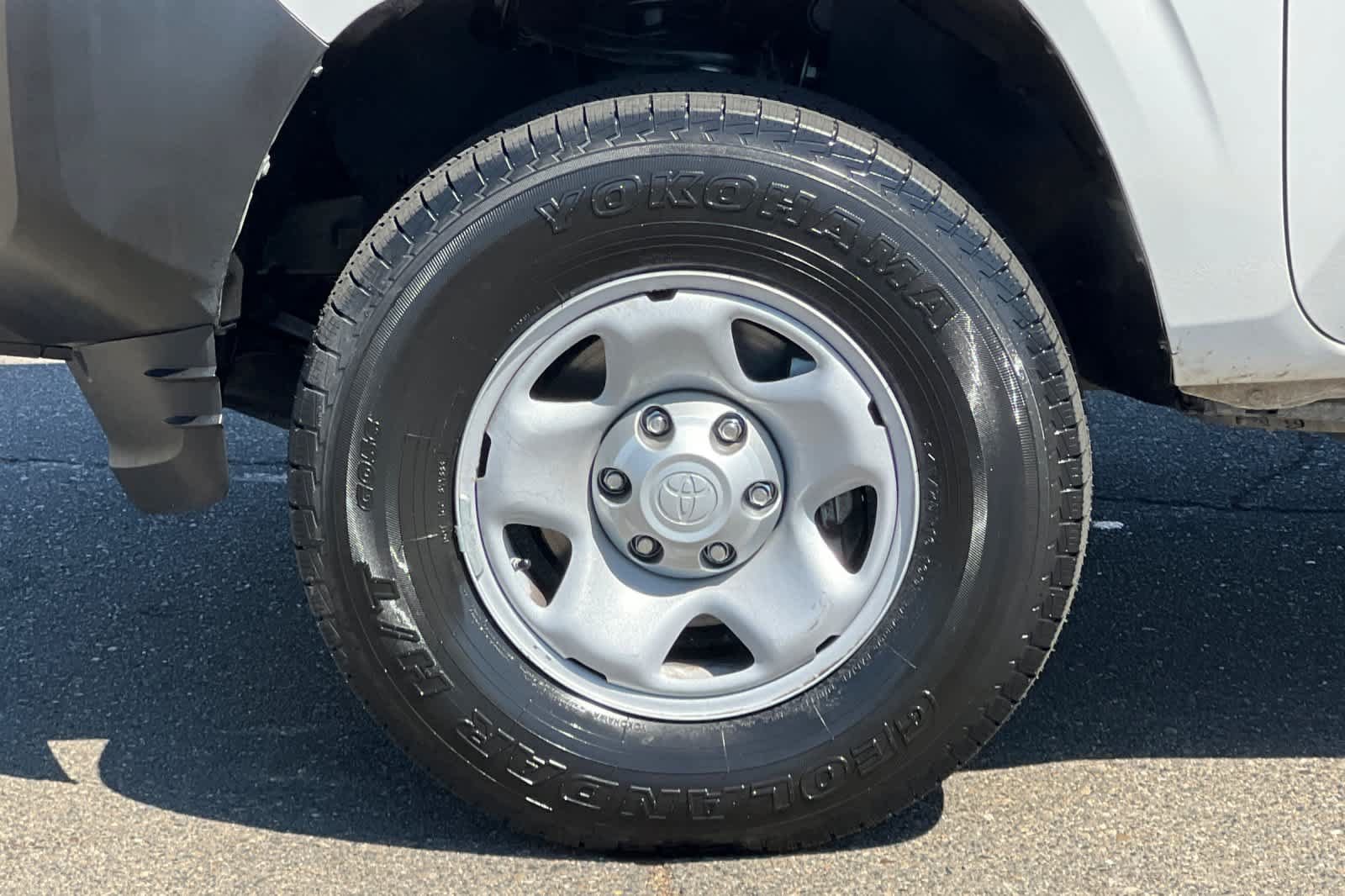 Used 2023 Toyota Tacoma SR RWD image 28