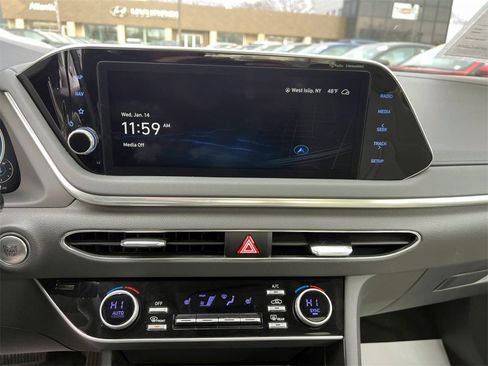 Certified 2023 Hyundai Sonata SEL w/ Convenience Package image 20