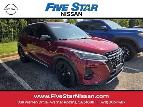 Used 2023 Nissan Kicks SR w/ SR Premium Package FWD image 1