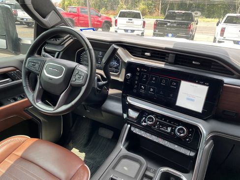 Used 2025 GMC Sierra 3500 Denali Ultimate AWD/4WD image 35