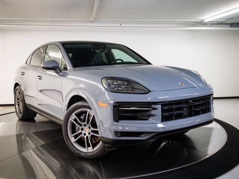Certified 2024 Porsche Cayenne Coupe AWD/4WD image 9