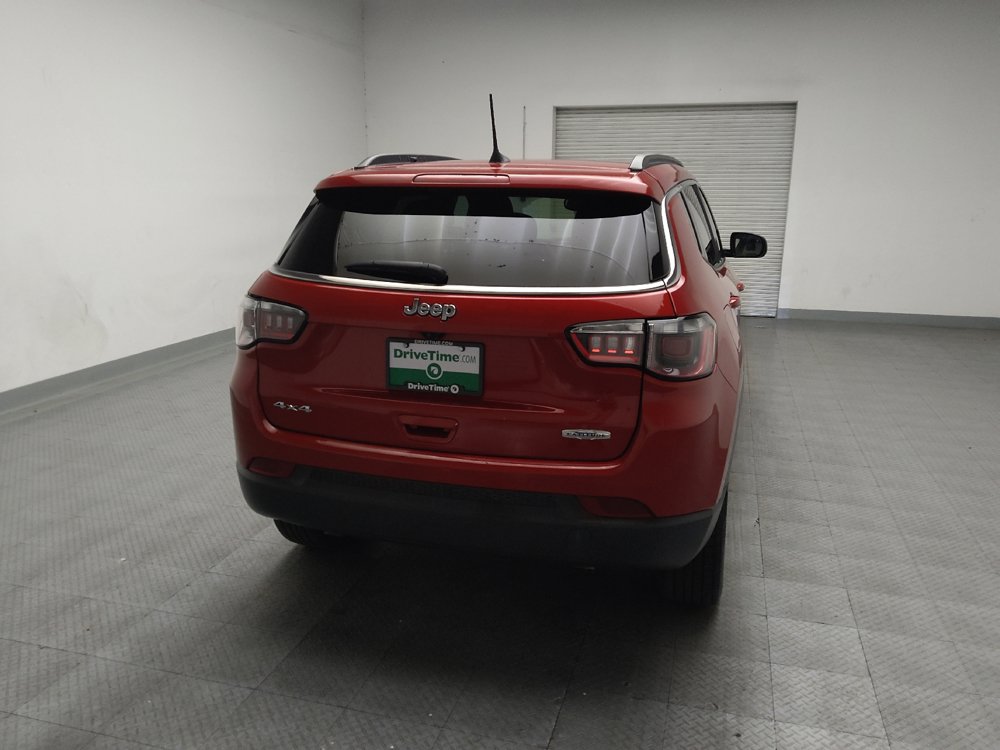 Used 2025 Jeep Compass Latitude w/ Sun & Sound Group AWD/4WD image 7