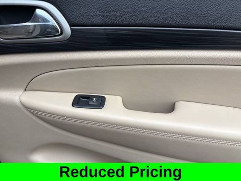 Used 2022 Jeep Grand Cherokee Laredo E w/ Security & Convenience Group AWD/4WD image 37