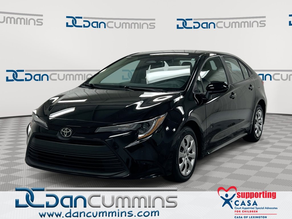 Used 2025 Toyota Corolla LE FWD image 1