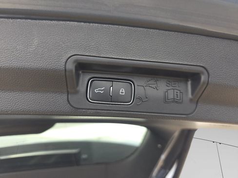 Used 2025 Ford Explorer ST RWD image 31