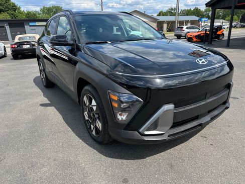 Used 2025 Hyundai Kona SEL FWD image 4