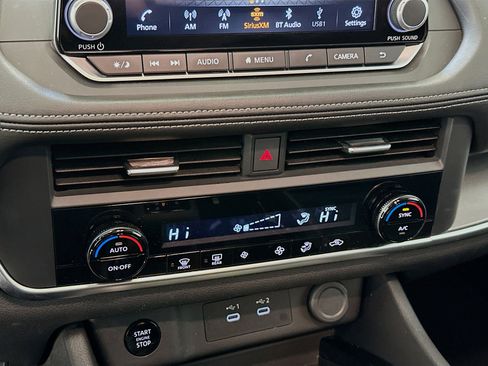 Used 2025 Nissan Rogue SV image 23