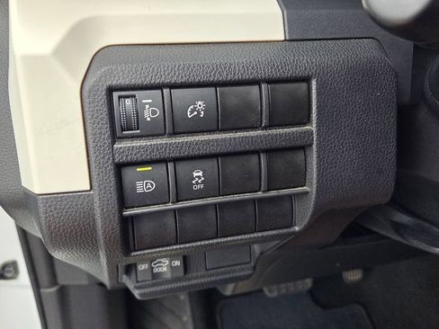 Used 2024 Toyota Tacoma TRD Off-Road AWD/4WD image 28