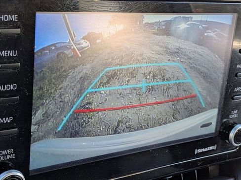 Used 2022 Toyota Corolla LE image 6