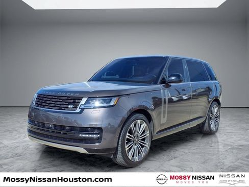 Used 2022 Land Rover Range Rover Long Wheelbase SE AWD/4WD image 4